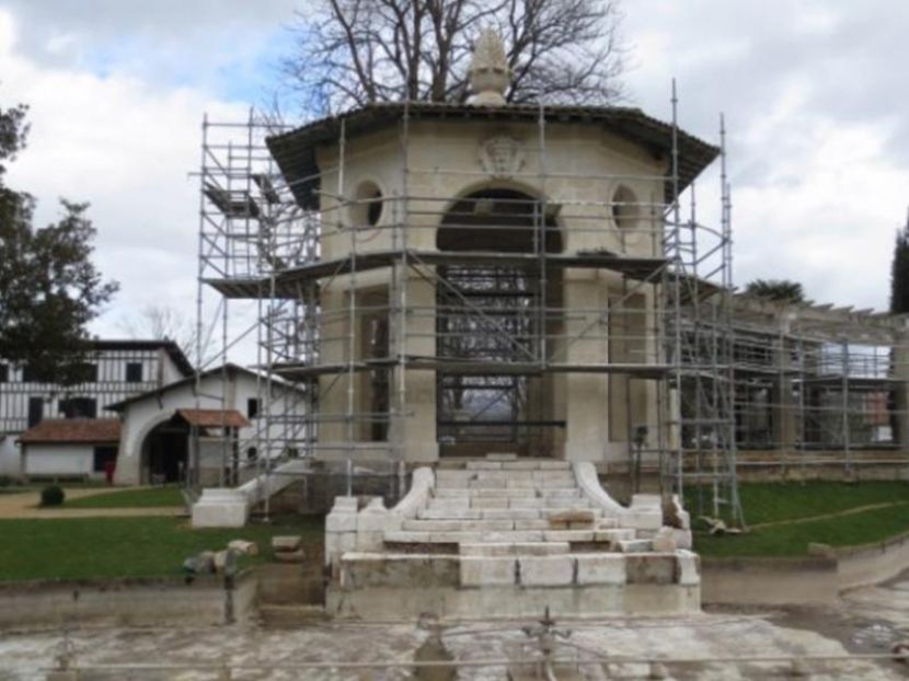 Arnaga Pergola Pavillon pendant restauration